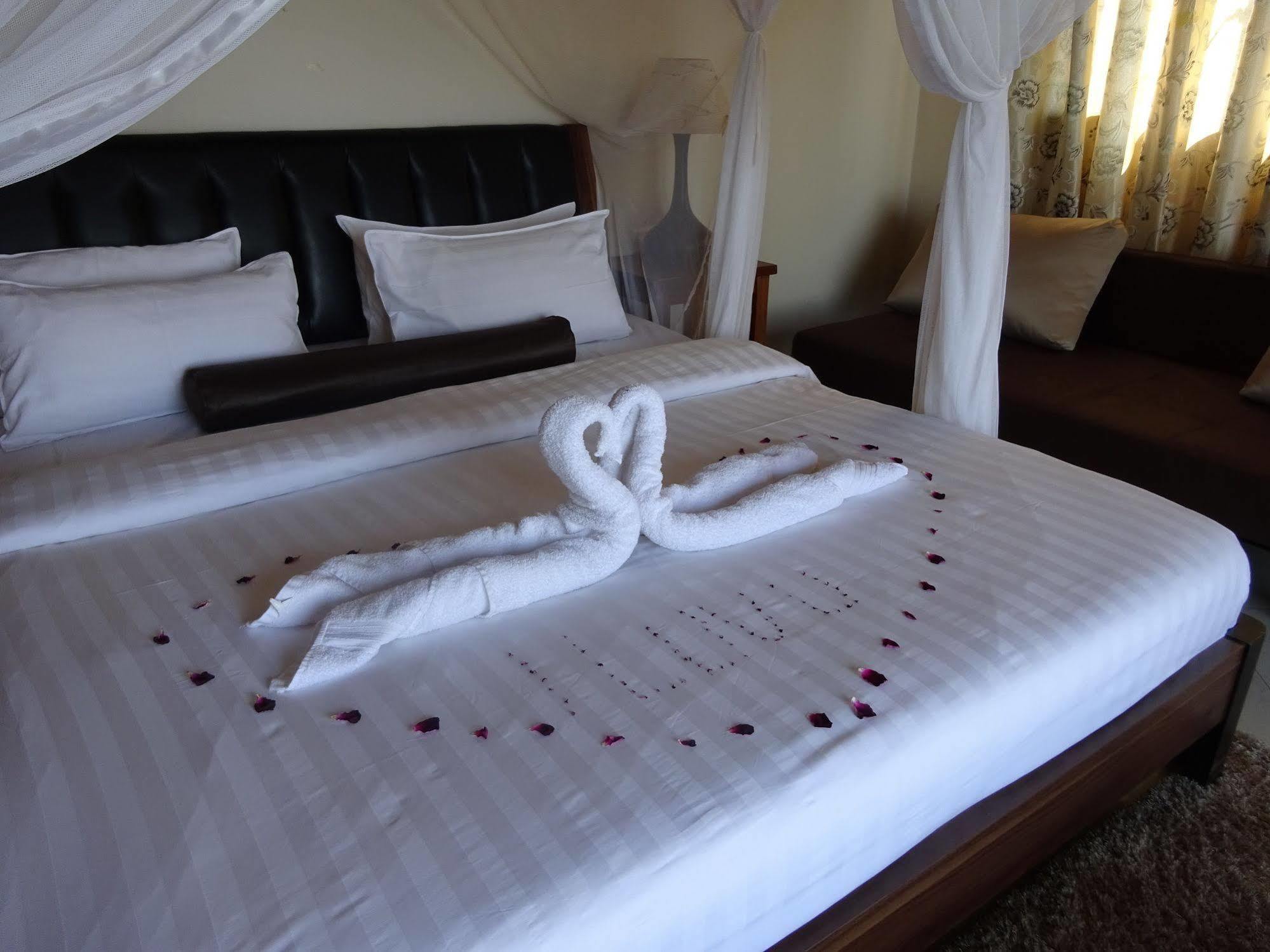 Lake Kariba Inns Сиавонга Экстерьер фото